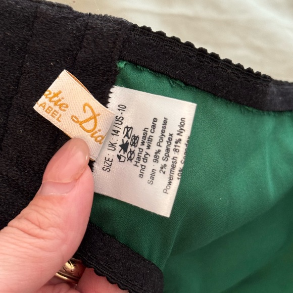 What Katie Did garter belt - Picture 4 of 7